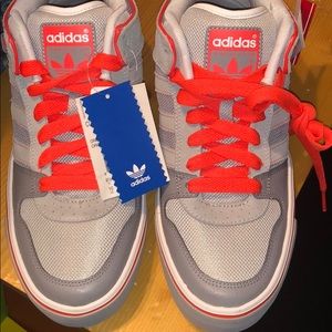 Men’s adidas size 10
